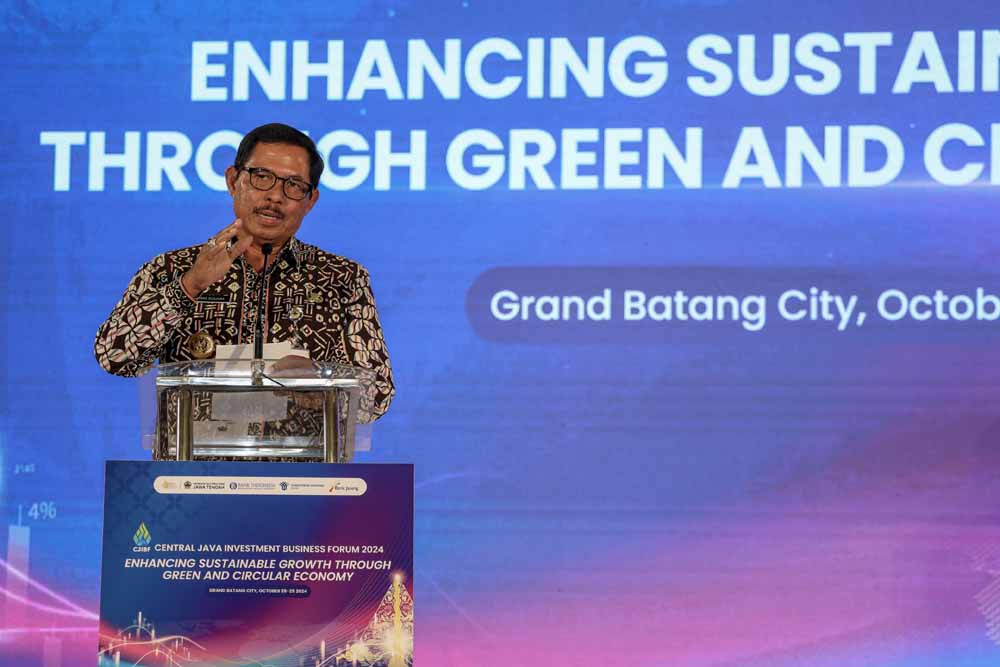 Pj Gubernur Jateng, Nana Sudjana dalam kegiatan Central Java Investment Business Forum (CJIBF) 2024, di Kawasan Industri Terpadu Batang (KITB) pada Selasa, 29 Oktober 2024. (Foto : Istimewa)